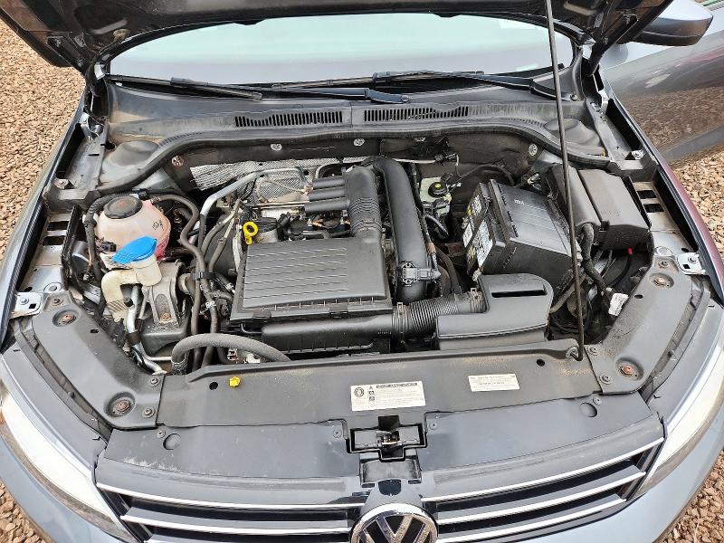 Снимка 11 от търг – 2018 VOLKSWAGEN JETTA с VIN 3VW2B7AJ9JM232062