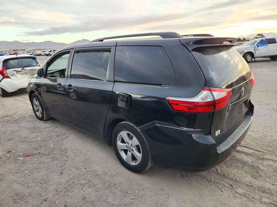 Снимка 2 от търг – 2015 TOYOTA SIENNA с VIN 5TDKK3DC9FS577611