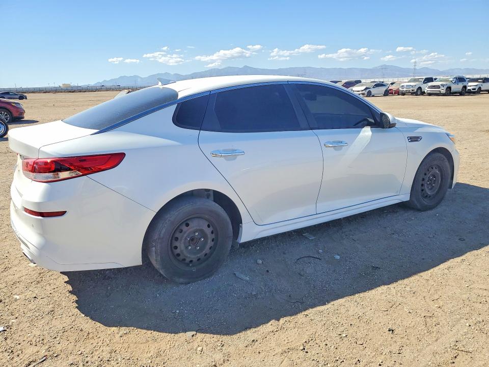Photo 3 from auction – 2020 KIA OPTIMA with VIN 5XXGT4L34LG428353