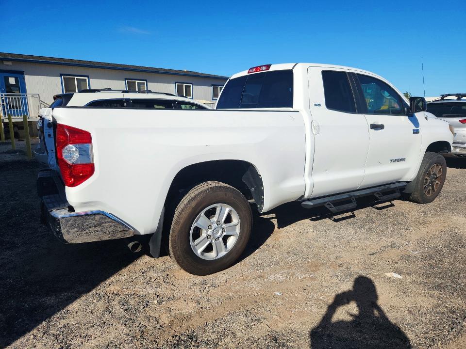 Снимка 3 от търг – 2018 TOYOTA TUNDRA с VIN 5TFUY5F14JX759010