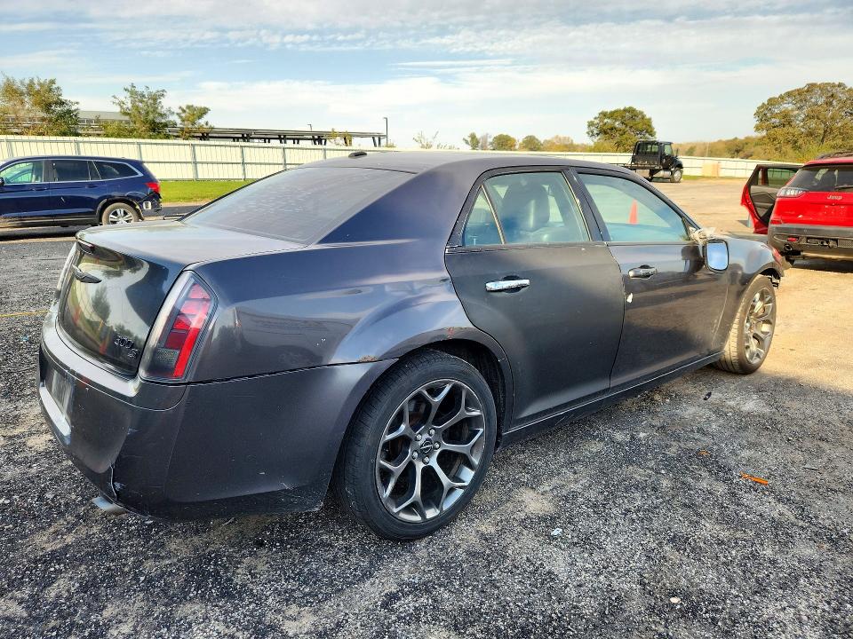 Снимка 3 от търг – 2014 CHRYSLER 300 с VIN 2C3CCABG6EH327904