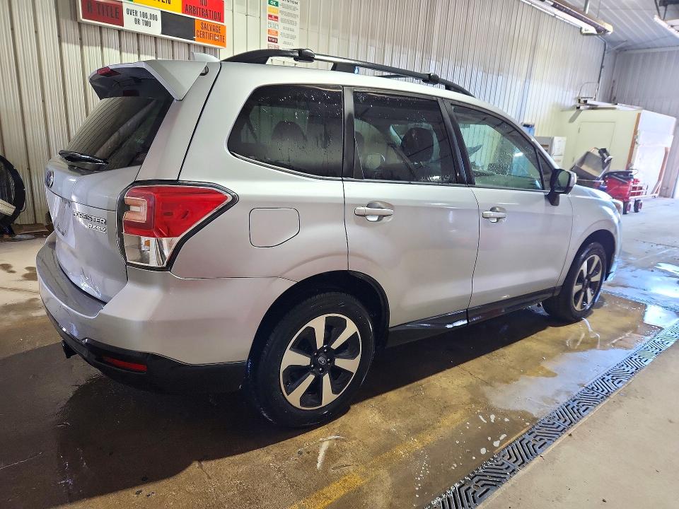 Снимка 3 от търг – 2017 SUBARU FORESTER с VIN JF2SJAEC8HG451440