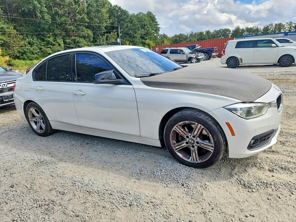 Снимка 4 от търг – 2017 BMW 330 с VIN WBA8B9G34HNU54264