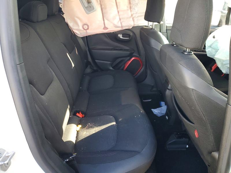 Снимка 11 от търг – 2015 JEEP RENAGADE с VIN ZACCJBCT0FPB68977