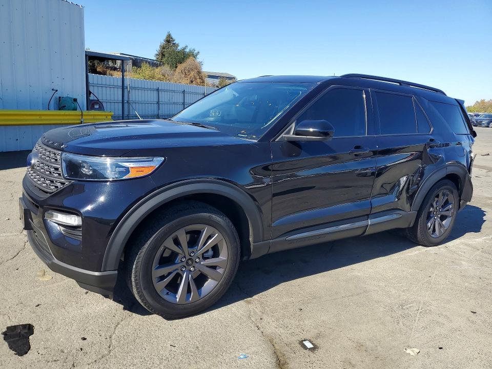 FORD EXPLORER 2022 with VIN 1FMSK8DH8NGC08722 - Photo from auction