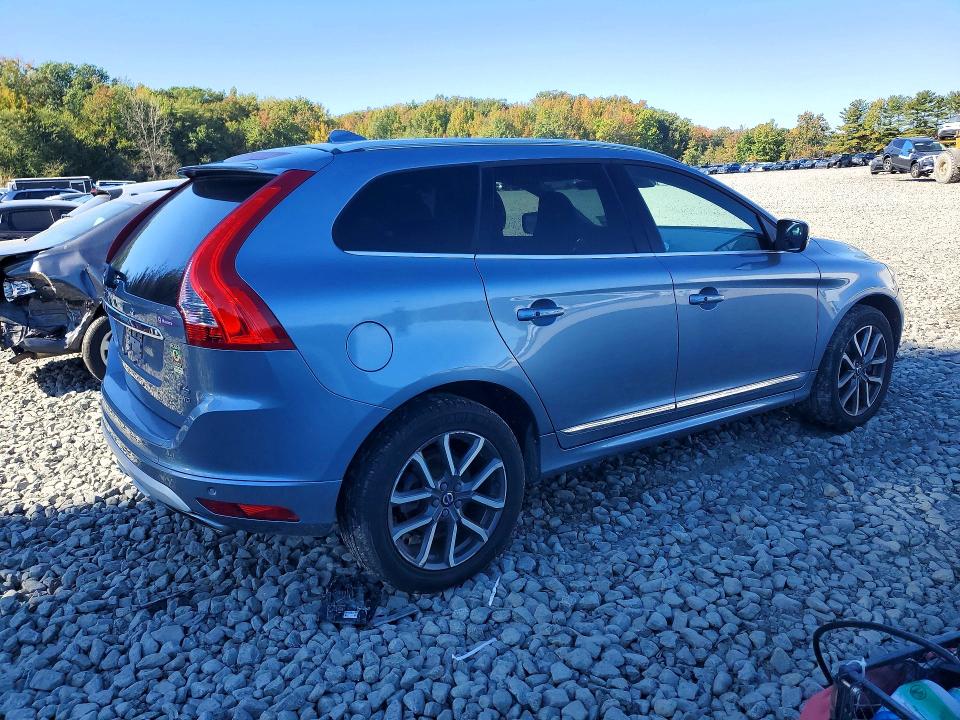 Фото 3 с аукциона – 2017 VOLVO XC60 с VIN YV449MRRXH2225779
