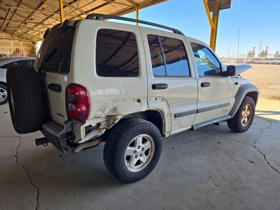 Photo 3 from auction – 2005 JEEP LIBERTY with VIN 1J4GL48525W681175