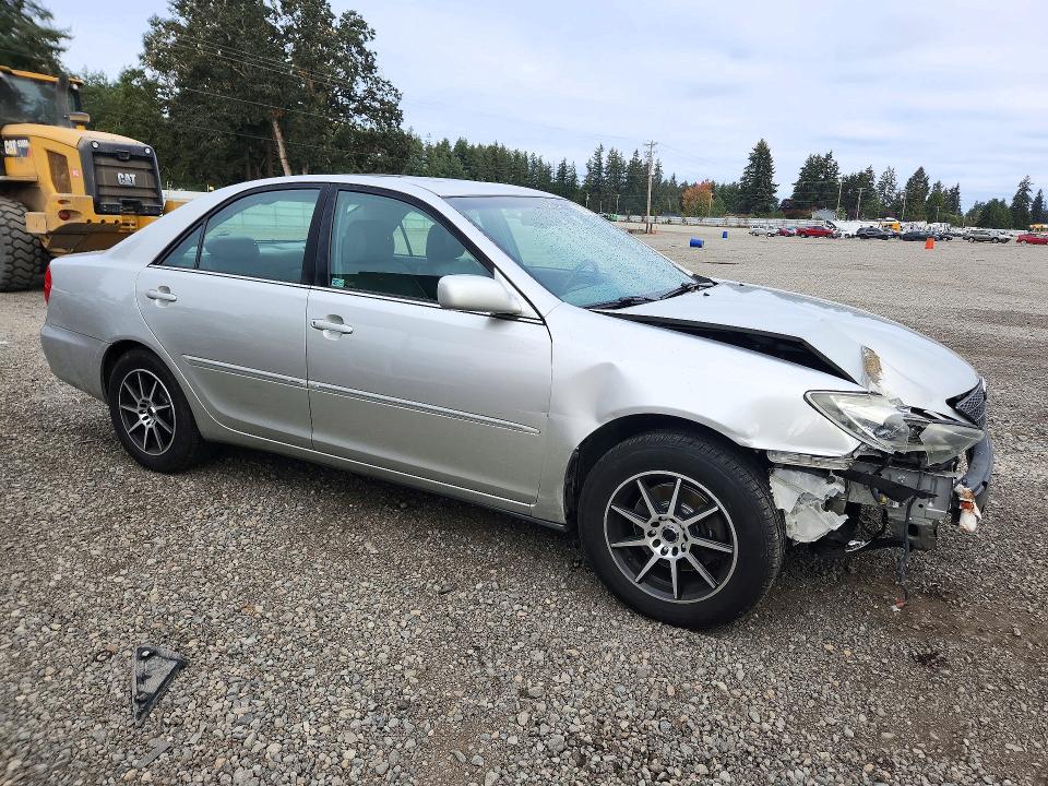 Снимка 4 от търг – 2004 TOYOTA CAMRY с VIN 4T1BF30K54U581001