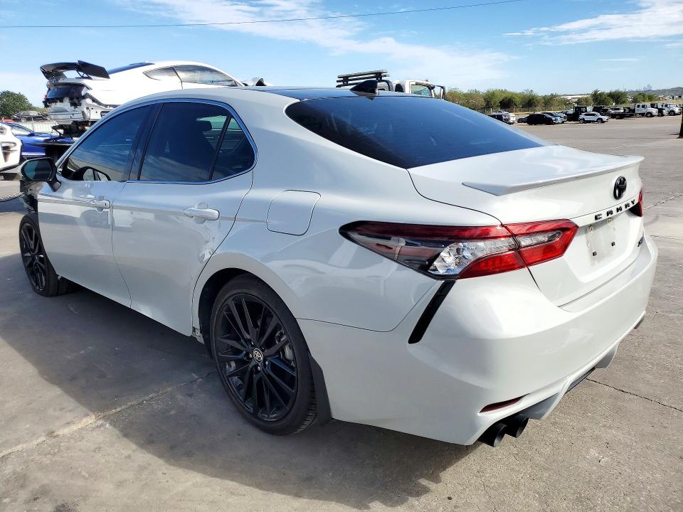 Снимка 2 от търг – 2023 TOYOTA CAMRY с VIN 4T1K61AK8PU175480