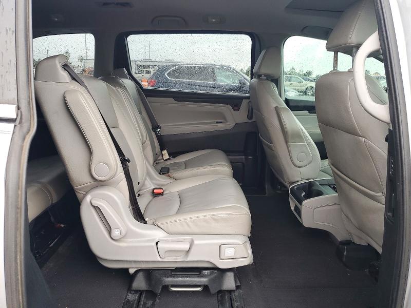 Снимка 11 от търг – 2018 HONDA ODYSSEY с VIN 5FNRL6H78JB085868