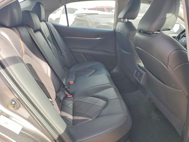 Снимка 10 от търг – 2018 TOYOTA CAMRY HYBRID с VIN 4T1B21HK2JU504845