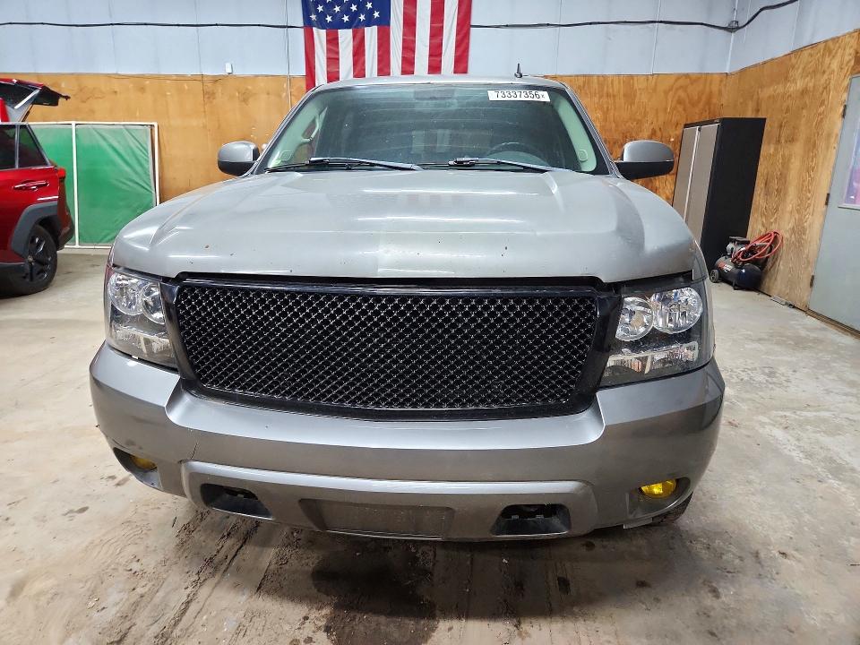 Photo 5 from auction – 2008 CHEVROLET SUBURBAN with VIN 1GNFK16338J119377