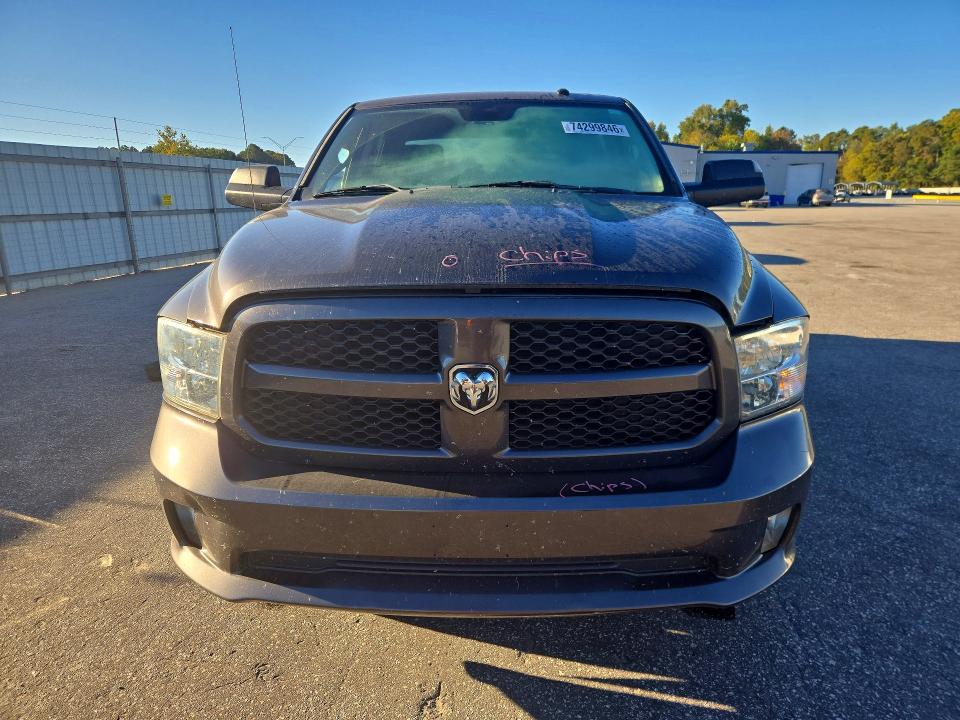 Снимка 5 от търг – 2016 RAM 1500 с VIN 3C6RR7KT1GG383599
