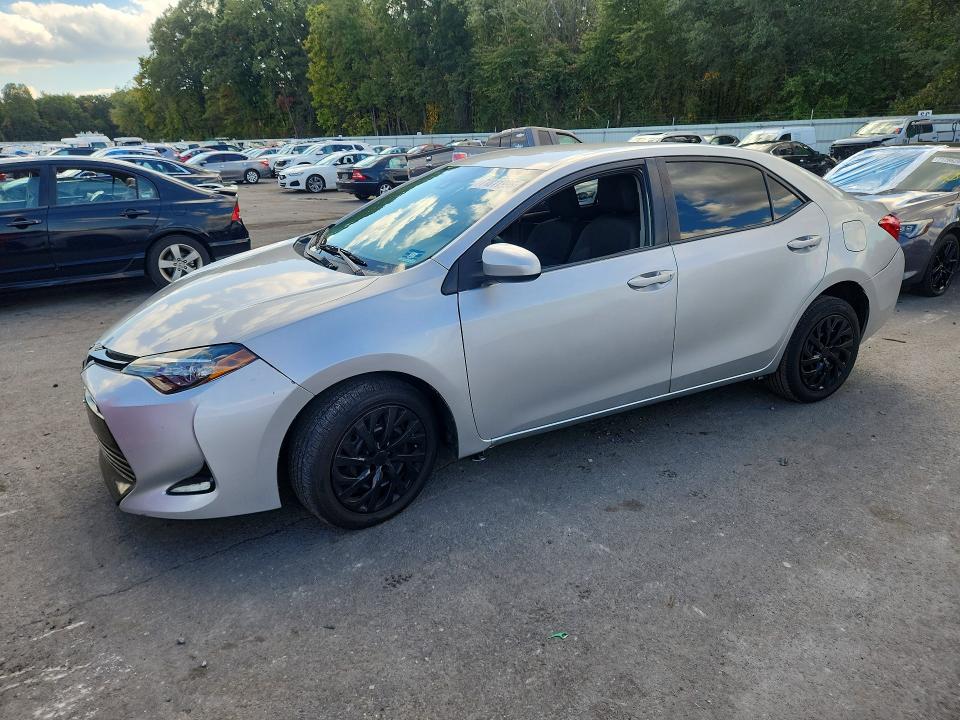 TOYOTA COROLLA 2019 с VIN 5YFBURHE8KP889382 - Снимка от търг