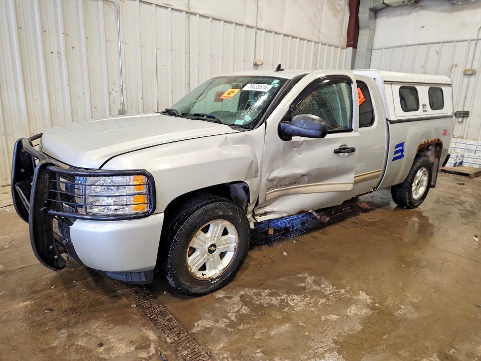 CHEVROLET SILVERADO 2010 with VIN 1GCSKSE31AZ167269 - Photo from auction