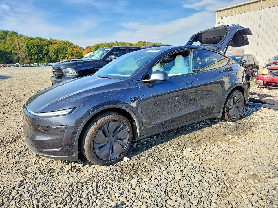 TESLA MODEL Y 2026 с VIN 7SAYGDEE6TF626364 - Снимка от търг