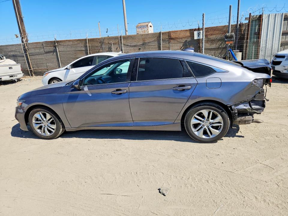 Снимка 2 от търг – 2018 HONDA ACCORD с VIN 1HGCV1F11JA026107