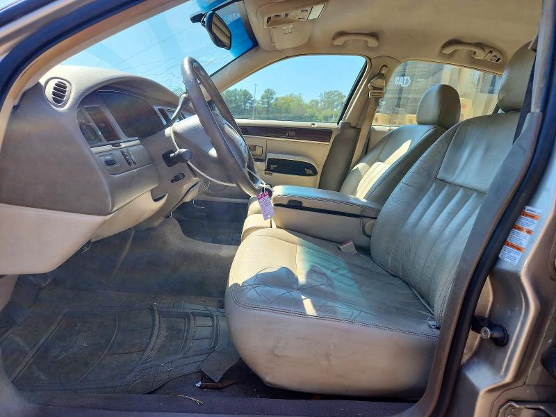 Снимка 7 от търг – 2004 LINCOLN TOWN CAR с VIN 1LNHM81W84Y635303
