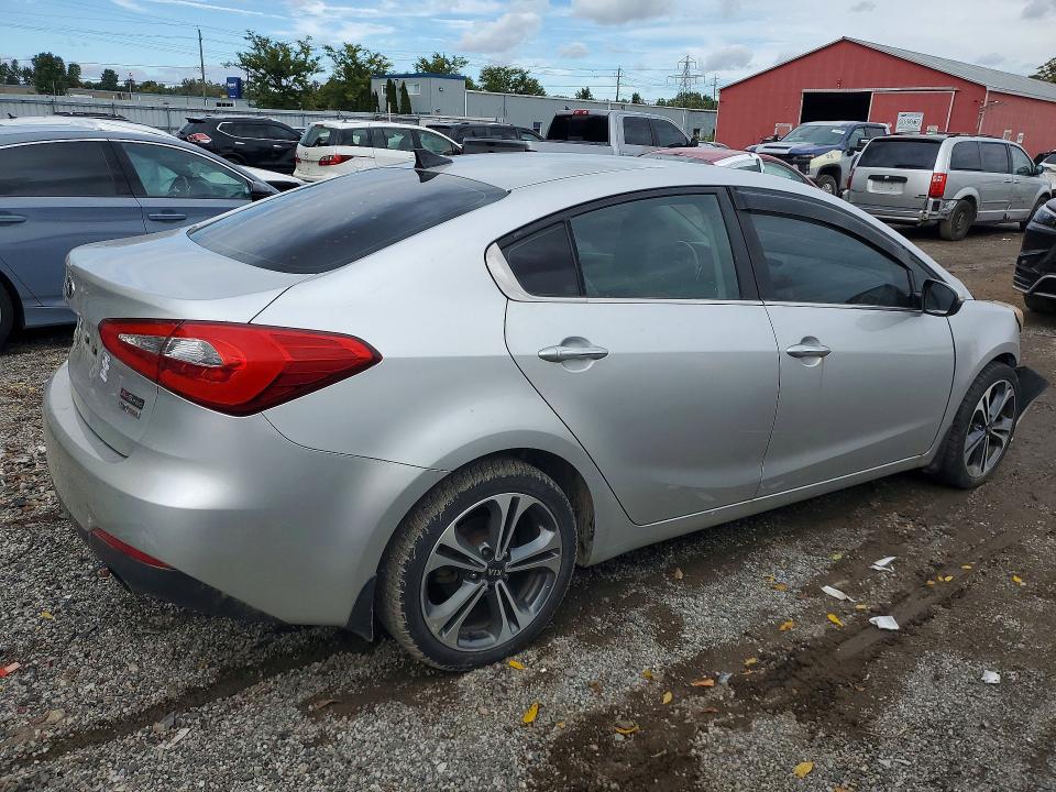 Снимка 3 от търг – 2014 KIA FORTE с VIN KNAFZ4A83E5195658