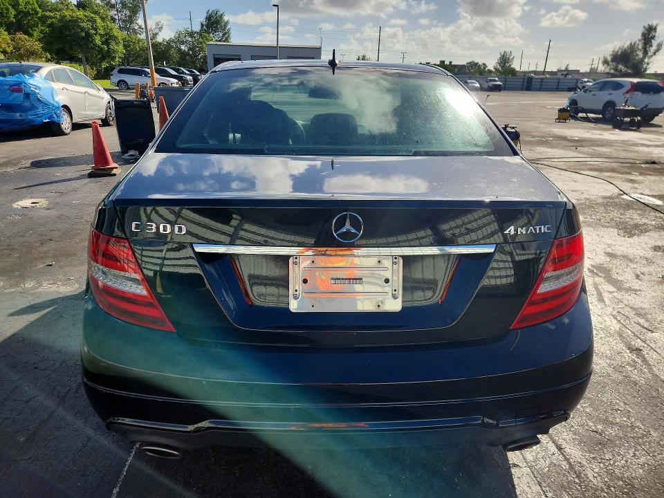 Снимка 6 от търг – 2013 MERCEDES-BENZ C с VIN WDDGF8ABXDR261218