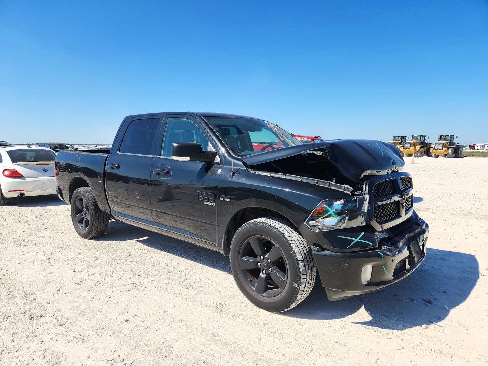 Снимка 4 от търг – 2019 RAM 1500 CLASSIC с VIN 1C6RR6LT6KS574462