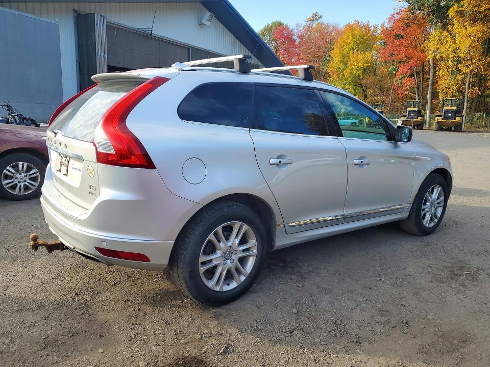 Фото 3 с аукциона – 2016 VOLVO XC60 с VIN YV4612RK9G2804199