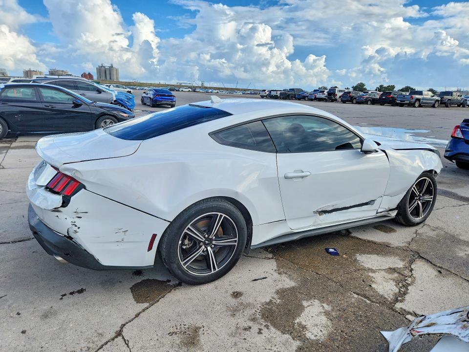 Снимка 3 от търг – 2024 FORD MUSTANG с VIN 1FA6P8TH2R5143866