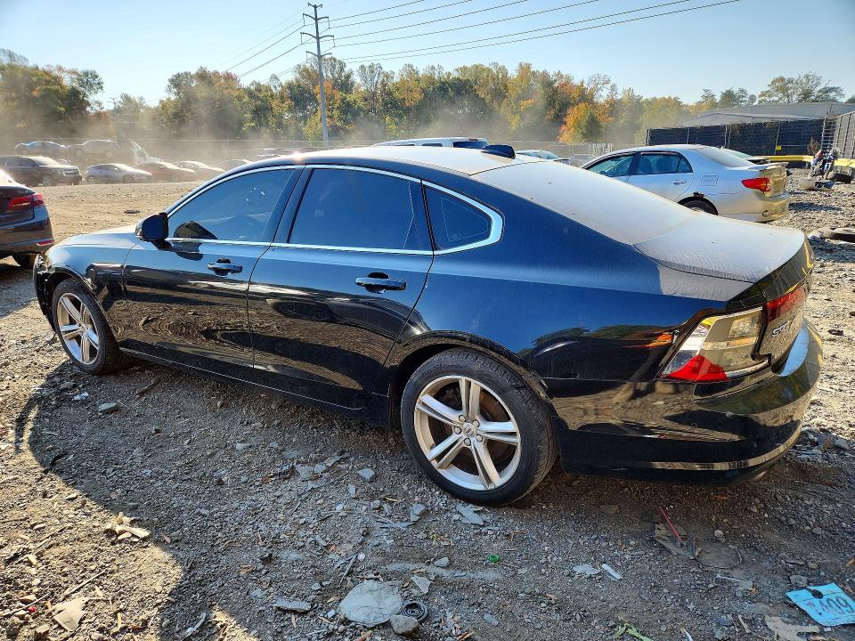 Zdjęcie 2 z aukcji – 2017 VOLVO S90 z VIN YV1102AK1H1006454