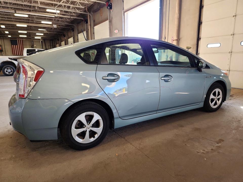 Снимка 3 от търг – 2013 TOYOTA PRIUS с VIN JTDKN3DU5D5653716