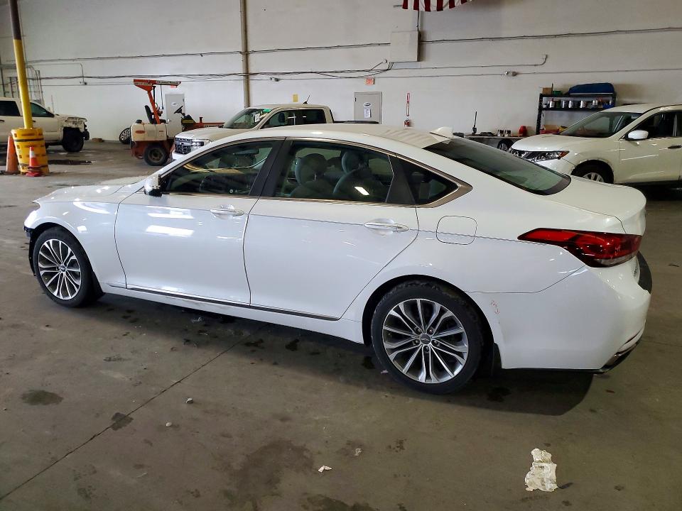 Photo 2 from auction – 2016 HYUNDAI GENESIS with VIN KMHGN4JE9GU136126