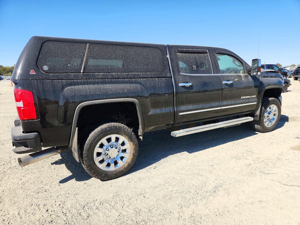 Снимка 3 от търг – 2018 GMC SIERRA с VIN 1GT12UEYXJF158283