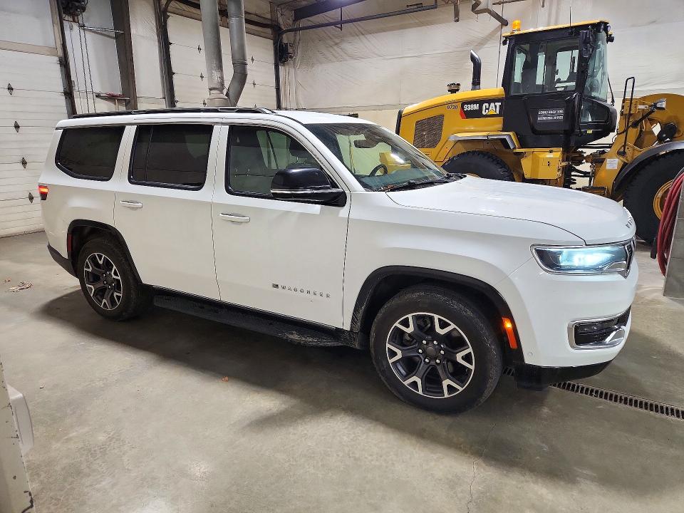 Foto 4 de la subasta – 2023 JEEP WAGONEER con VIN 1C4SJVDP3PS505510