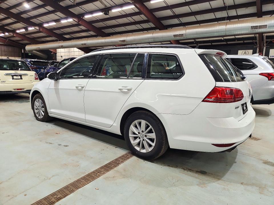 Снимка 2 от търг – 2016 VOLKSWAGEN GOLF SPORTWAGEN с VIN 3VWA17AU3GM517504