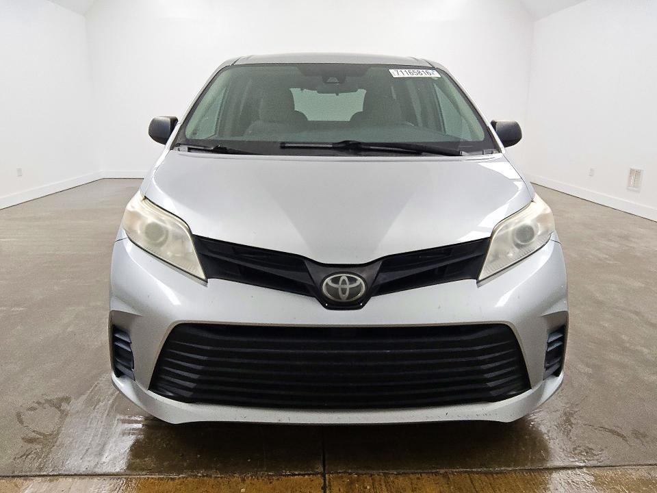 Снимка 5 от търг – 2019 TOYOTA SIENNA с VIN 5TDZZ3DC5KS967030