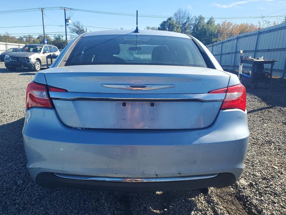 Снимка 6 от търг – 2013 CHRYSLER 200 с VIN 1C3CCBAB8DN698743