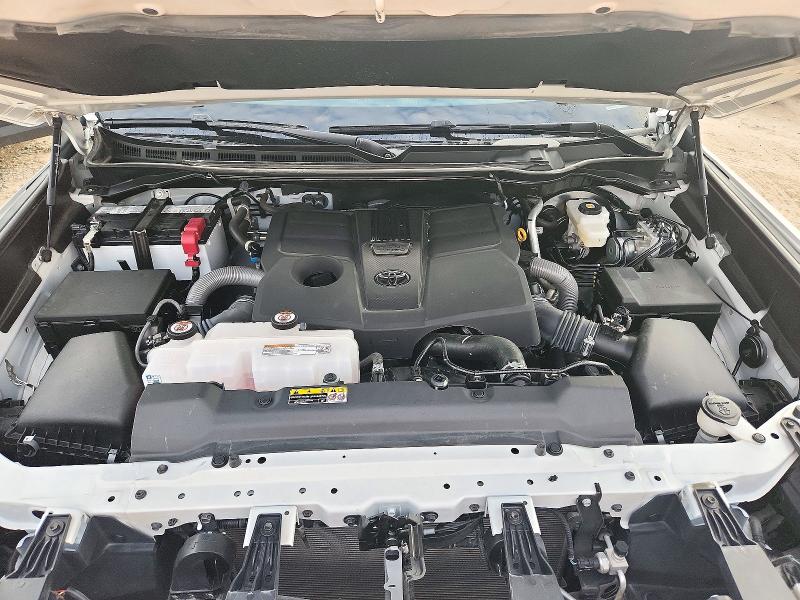 Photo 11 from auction – 2026 TOYOTA TUNDRA with VIN 5TFLA5AB8TX051796