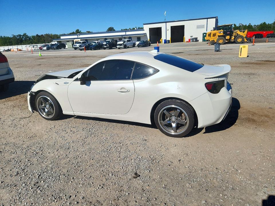Снимка 2 от търг – 2015 SCION FR-S с VIN JF1ZNAA15F8711991