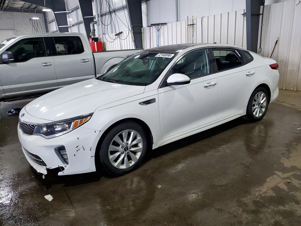 Photo 1 from auction – 2018 KIA OPTIMA with VIN 5XXGT4L38JG237807