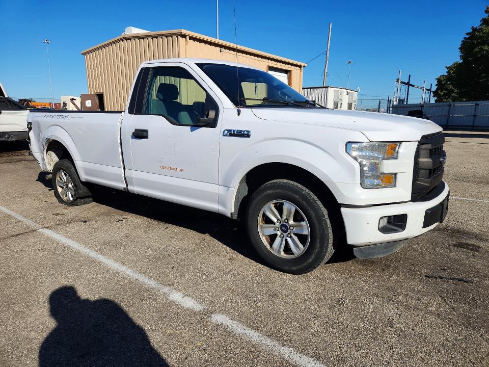 Снимка 4 от търг – 2015 FORD F150 с VIN 1FTMF1C81FKD61614