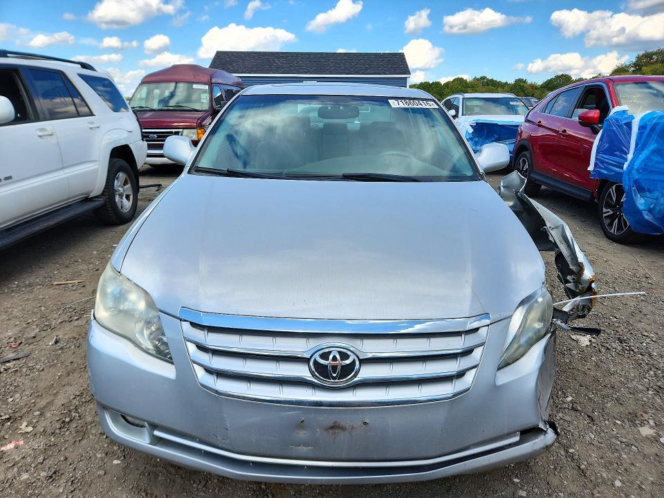 Photo 5 from auction – 2005 TOYOTA AVALON with VIN 4T1BK36B15U031976
