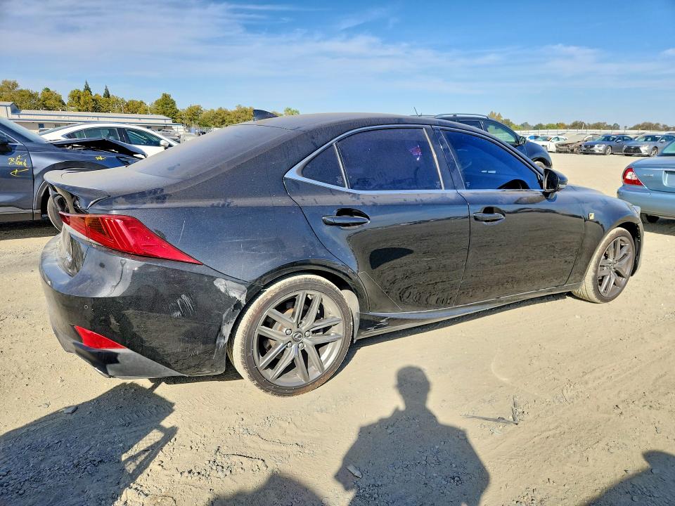Photo 3 from auction – 2018 LEXUS IS with VIN JTHBA1D24J5081496