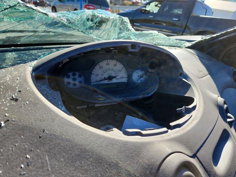 Снимка 9 от търг – 2001 TOYOTA ECHO с VIN JTDBT123910163504
