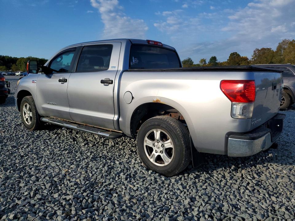 Снимка 2 от търг – 2010 TOYOTA TUNDRA с VIN 5TFDY5F1XAX136992