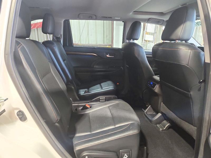 Снимка 11 от търг – 2014 TOYOTA HIGHLANDER с VIN 5TDDKRFH8ES052154
