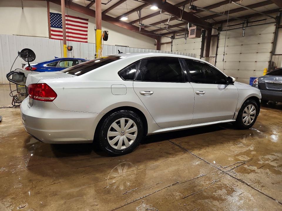Снимка 3 от търг – 2013 VOLKSWAGEN PASSAT с VIN 1VWAP7A35DC148390