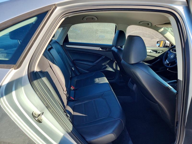 Снимка 10 от търг – 2015 VOLKSWAGEN PASSAT с VIN 1VWAT7A32FC074523
