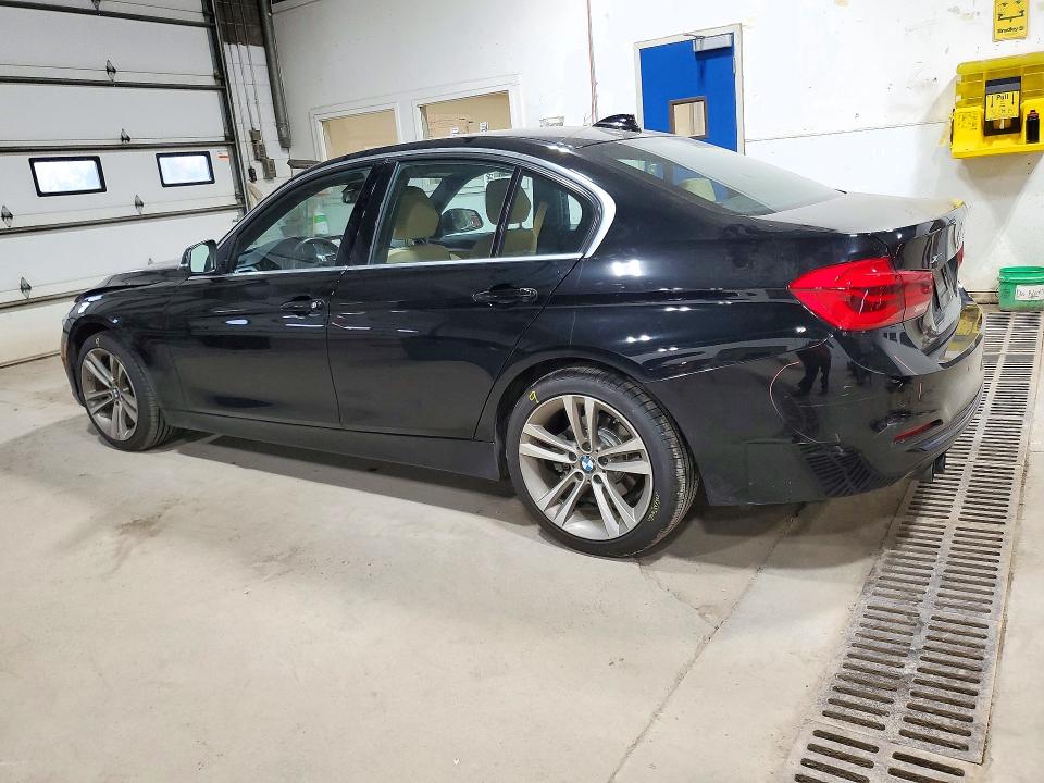 Снимка 2 от търг – 2017 BMW 330 с VIN WBA8D9G52HNT91449
