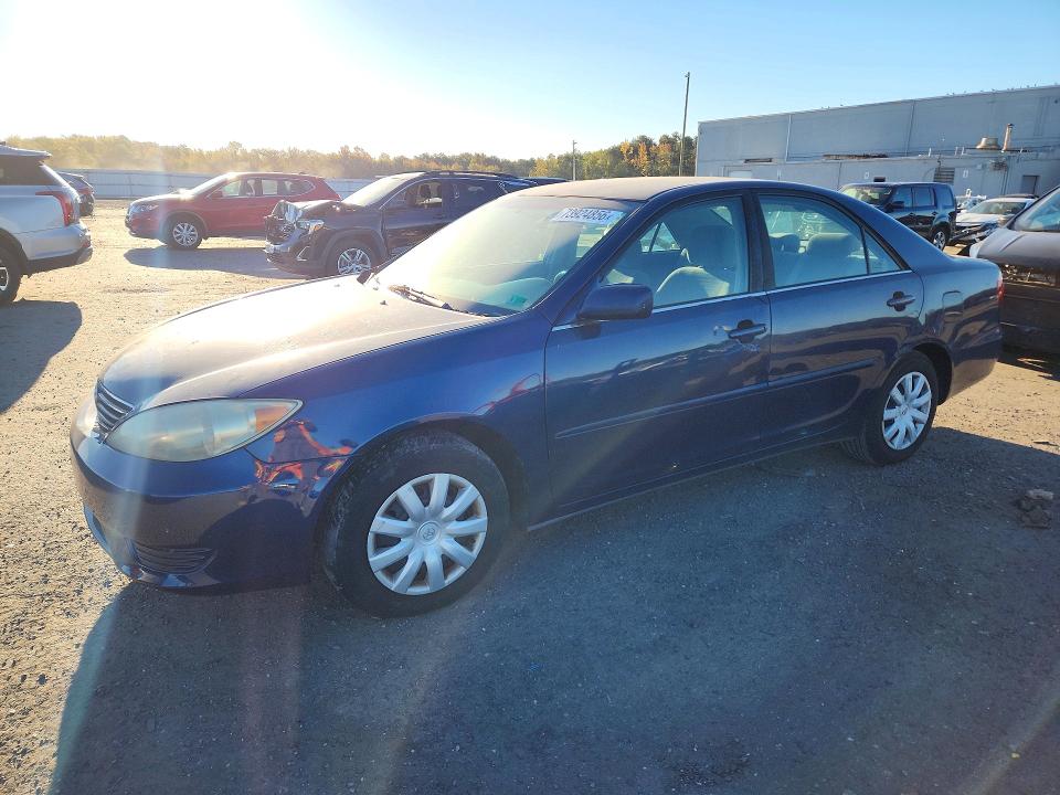 Снимка 1 от търг – 2005 TOYOTA CAMRY с VIN 4T1BE30K75U406821