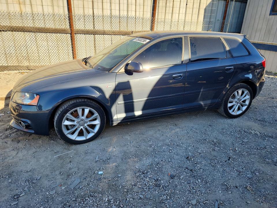 Снимка 1 от търг – 2013 AUDI A3 с VIN WAUBEAFM2DA021696