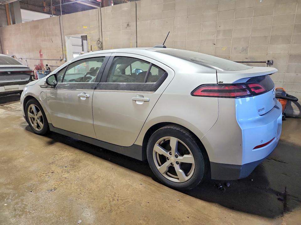 Photo 2 from auction – 2015 CHEVROLET VOLT with VIN 1G1RB6E43FU120854